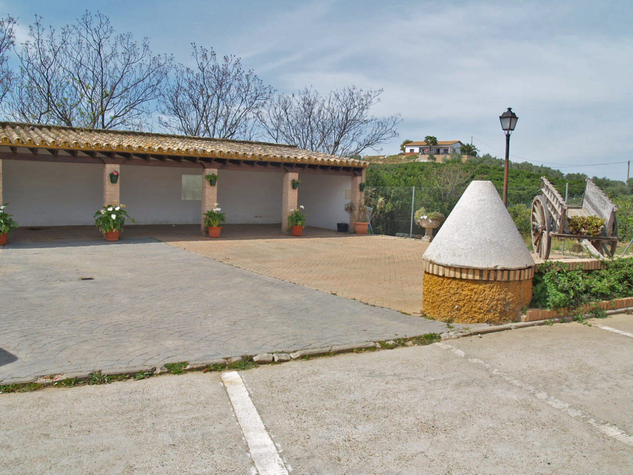 Casa rural entre Sevilla y Córdoba. En la Gran Vega de Sevilla.