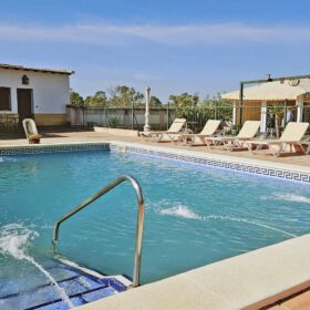 Casa rural con piscina privada en Carmona, Sevilla
